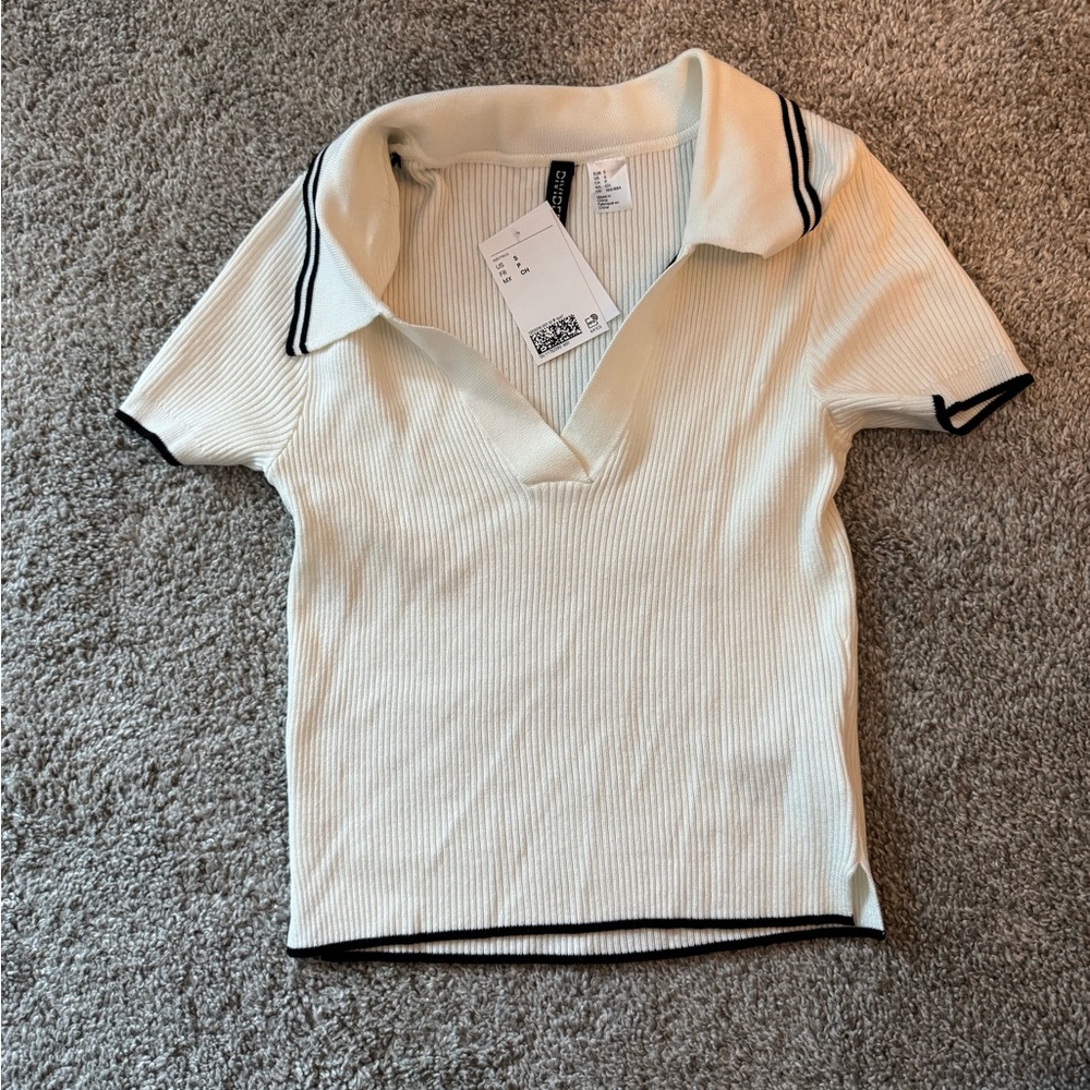 H&M knit style polo. Size small